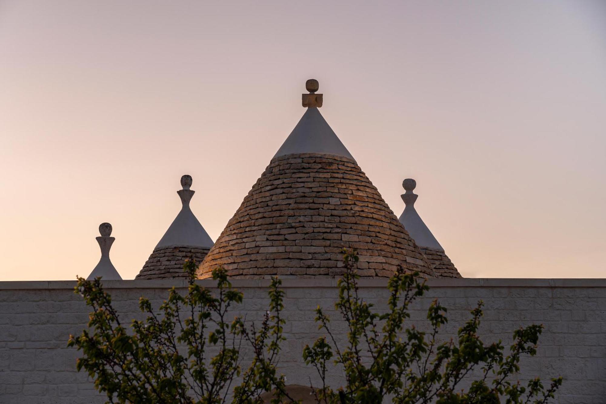 Trullo Jale - Boutique Apartments Остуні Екстер'єр фото