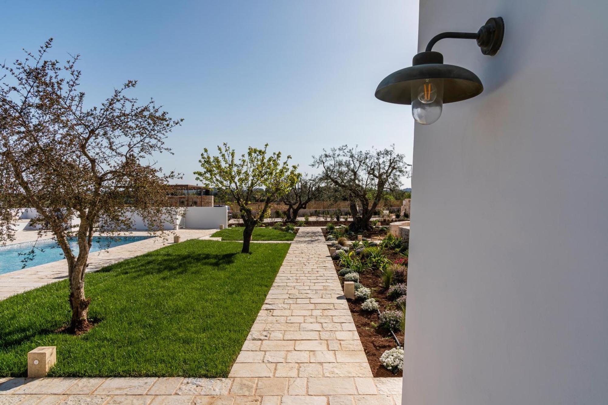 Trullo Jale - Boutique Apartments Остуні Екстер'єр фото