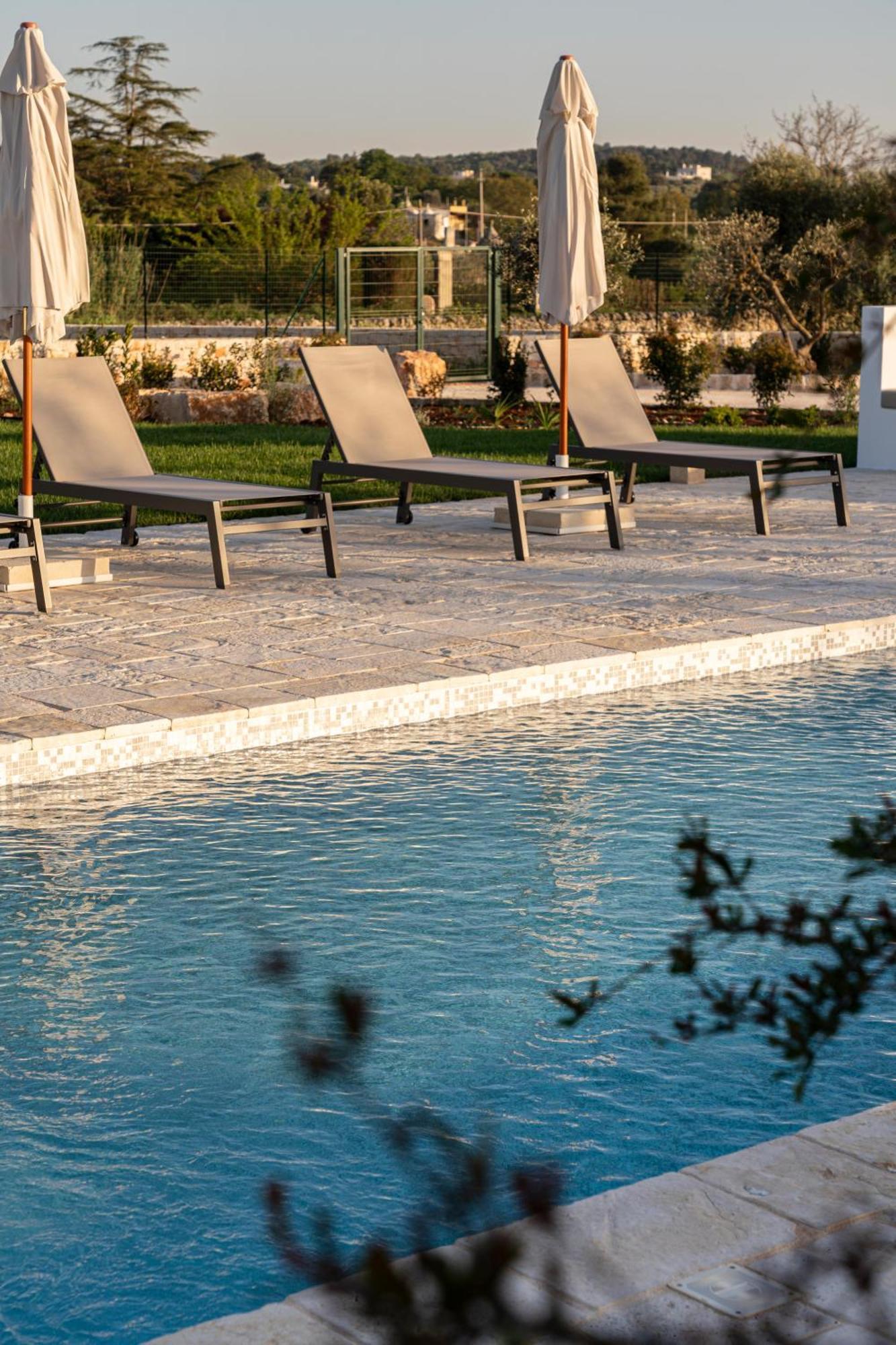 Trullo Jale - Boutique Apartments Остуні Екстер'єр фото