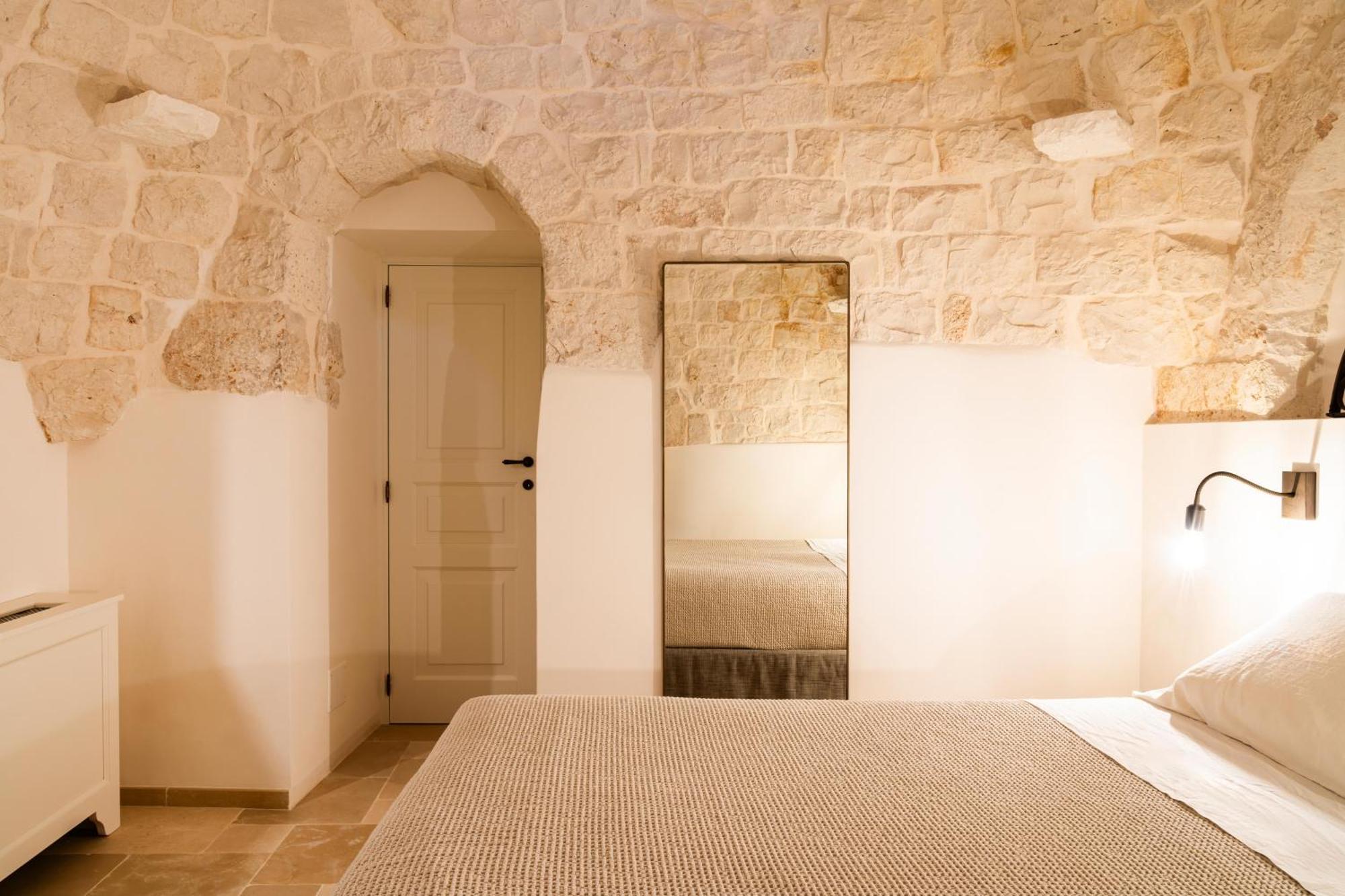 Trullo Jale - Boutique Apartments Остуні Екстер'єр фото