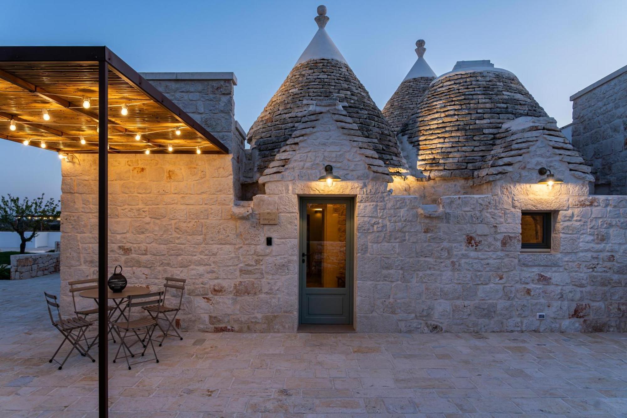 Trullo Jale - Boutique Apartments Остуні Екстер'єр фото