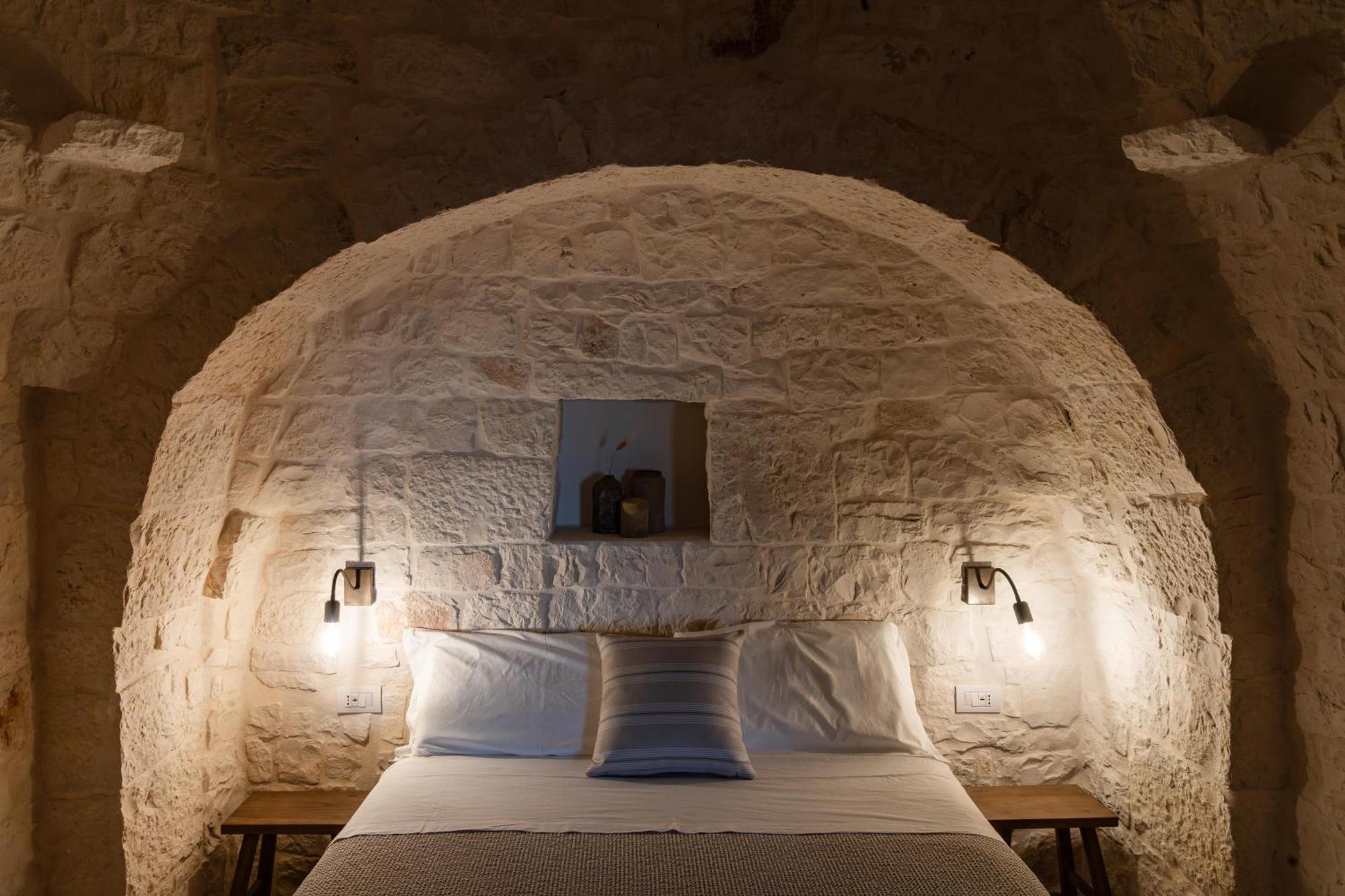 Trullo Jale - Boutique Apartments Остуні Екстер'єр фото