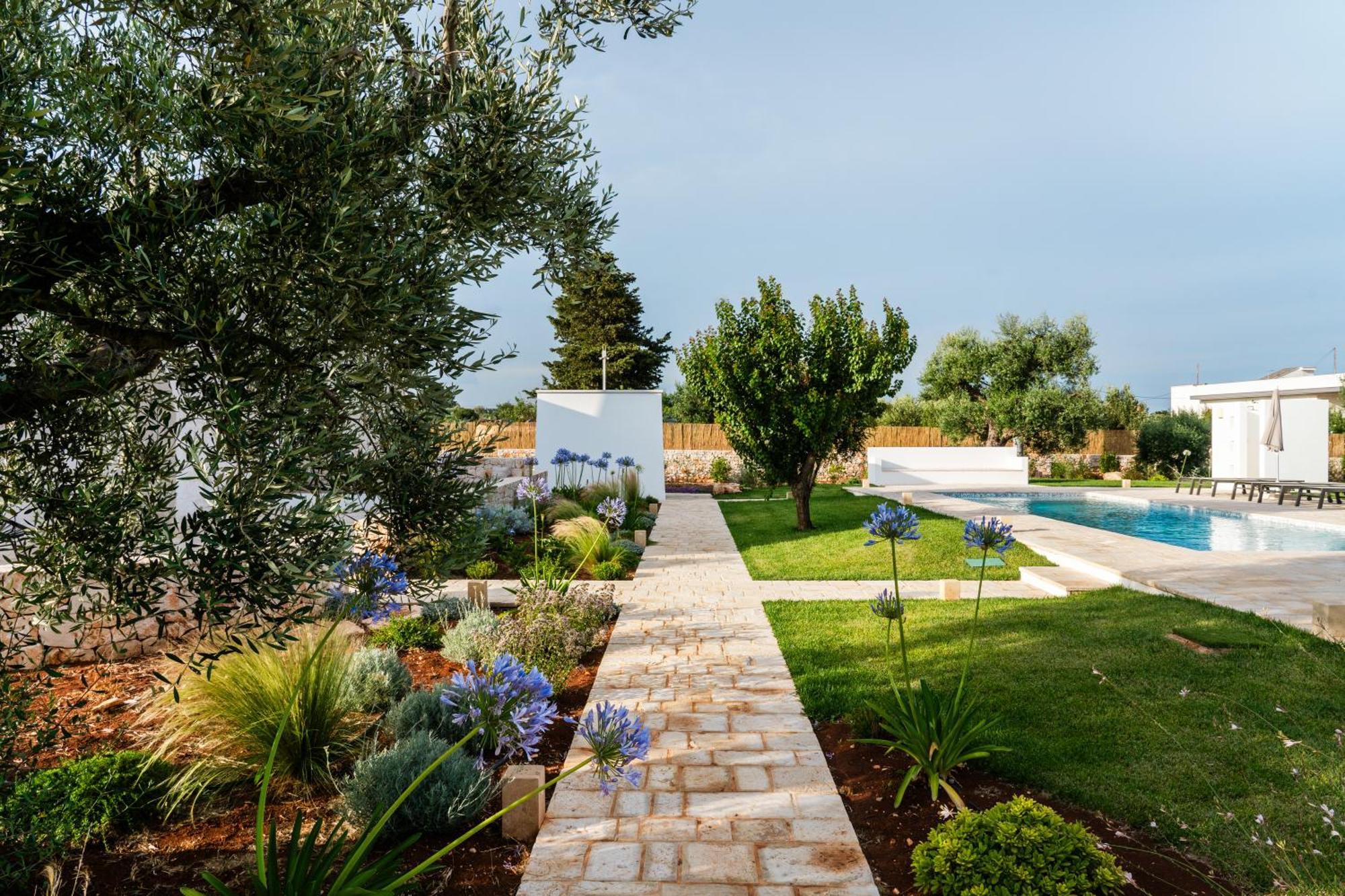 Trullo Jale - Boutique Apartments Остуні Екстер'єр фото