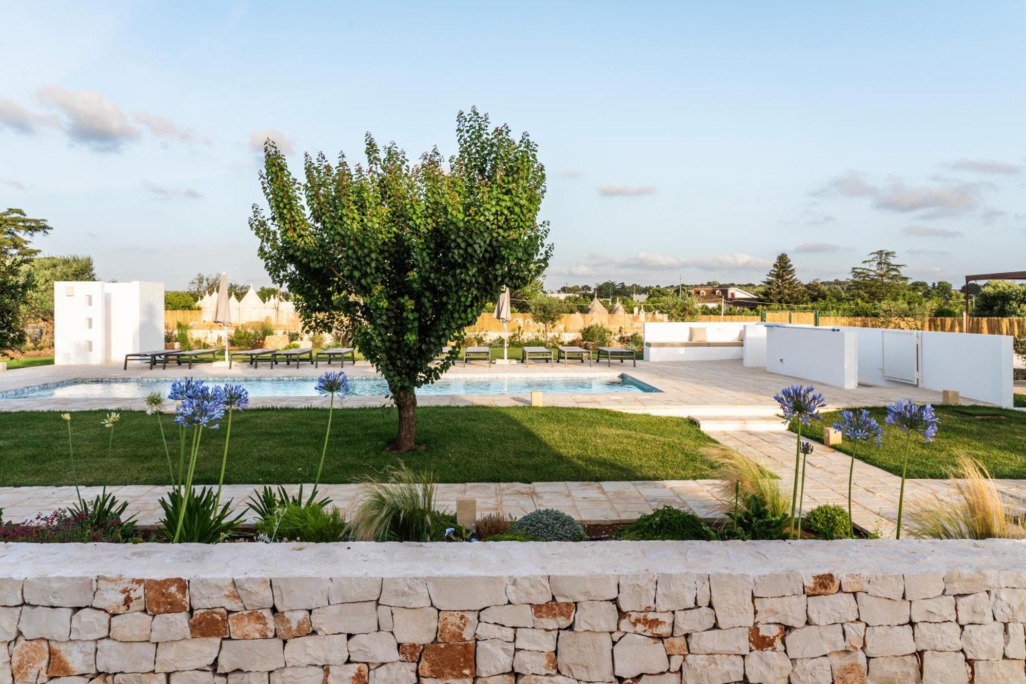 Trullo Jale - Boutique Apartments Остуні Екстер'єр фото
