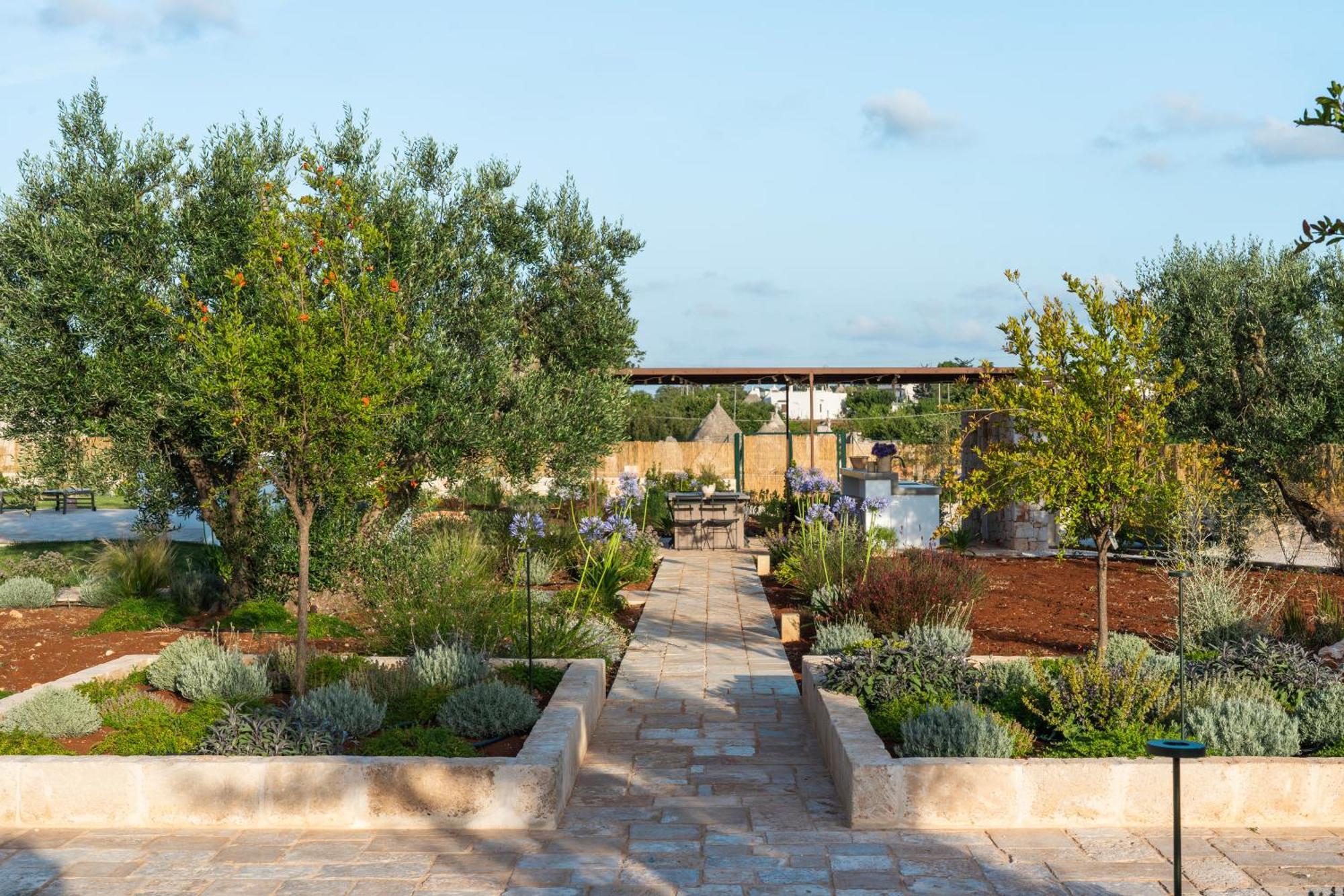 Trullo Jale - Boutique Apartments Остуні Екстер'єр фото